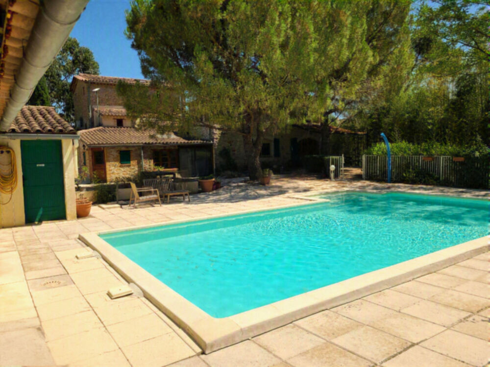 Jolie maison de 283 m2 surface totale avec gite, piscine chauffée et pool-house 41 m2 sur 4.387 m2 de terrain