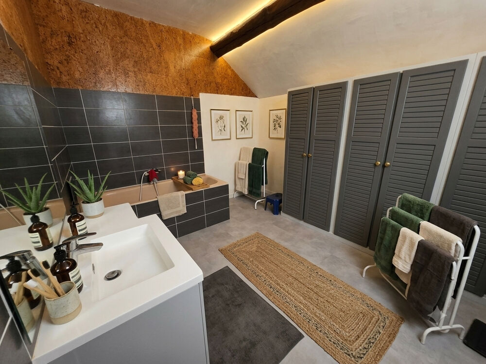 Vente Maison Vaste ensemble immobilier d'environ 400 m2 sur 1 500 m2 de terrain   Maison 149 m2 + Maison 104 m2 + Dépendanc Milly la foret