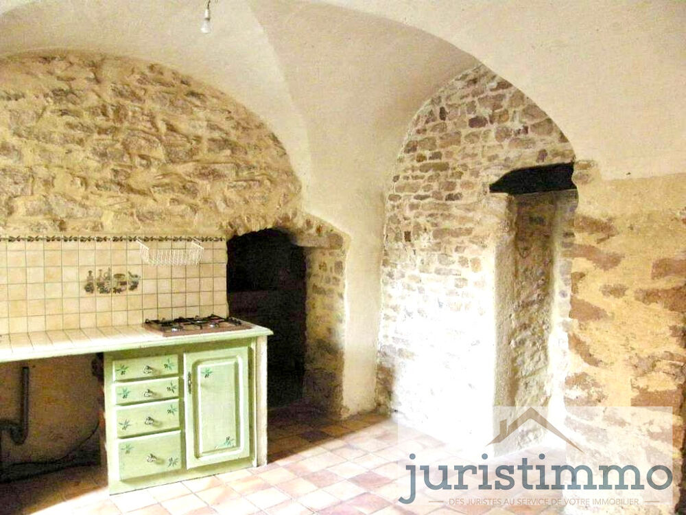Spécial investisseur: maison de village à Mornas avec locataire en place