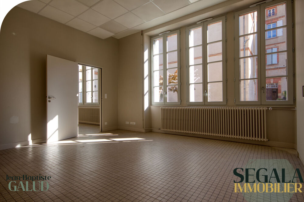   Bureau lumineux en hyper centre   stationnement privé   Albi Albi