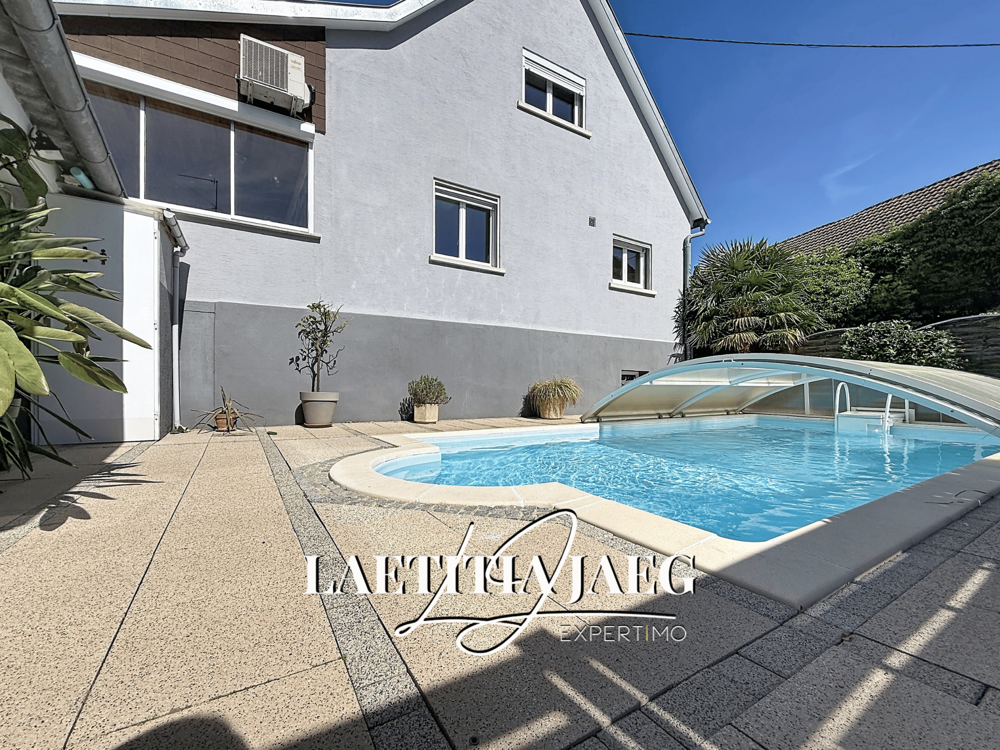 PROPRIÉTÉ AVEC UNE MAISON DHABITATION ET 2 GÎTES PISCINE CHAUFFÉE 30 000 € / AN PROCHE EUROPA PARK