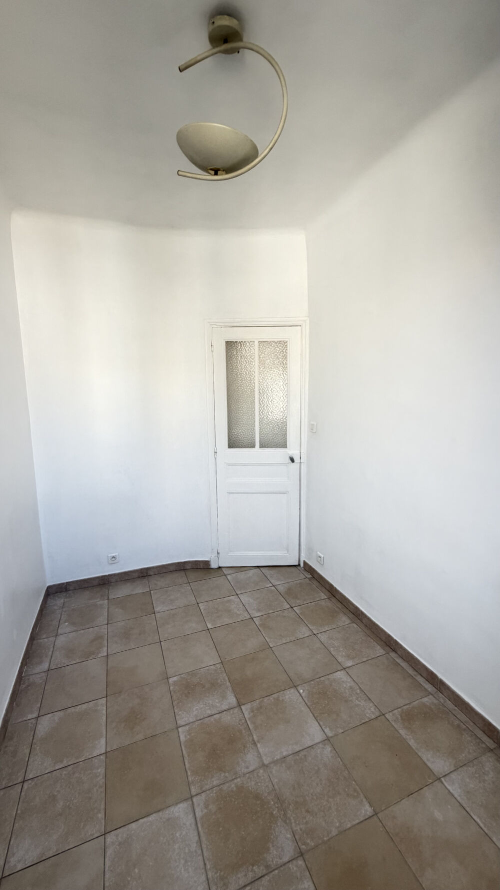 Marseille ( 13005 ) VENTE APPARTEMENT 34 M2 CARREZ 3 ÉME ÉTAGE 157 RUE HORACE BERTIN 13005 MARSEILLE