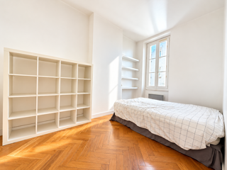 Vente Appartement T3 TRAVERSANT DE 69 M2 AVEC COMBLES POTENTIELLEMENT AMÉNAGEABLES - RUE DU CAMAS Marseille 5