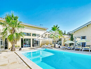  Propriété/château à vendre 9 pièces 330 m²