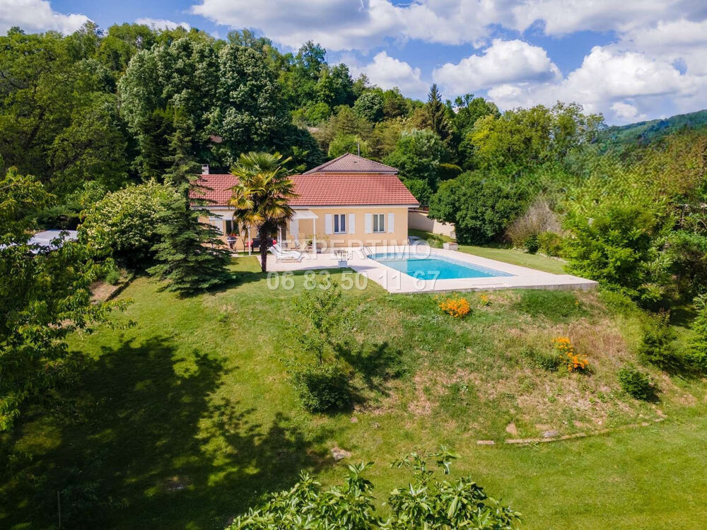 VILLA FAMILIALE AVEC PISCINE, ESPACES GÉNÉREUX ET CADRE VERDOYANT