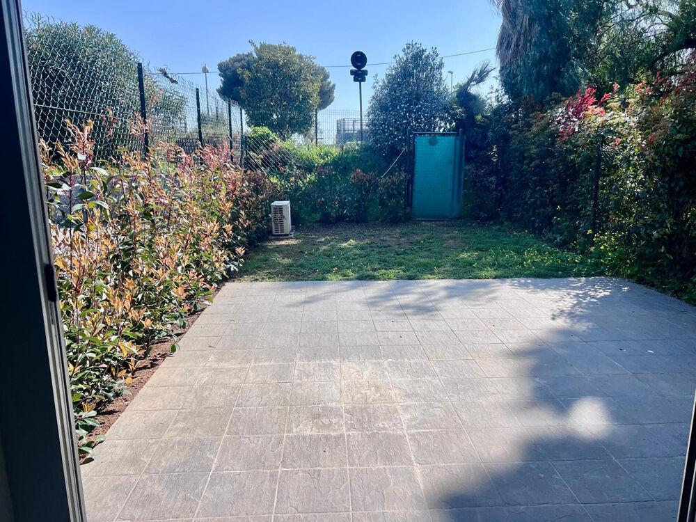 Vente Appartement Studio en rez de jardin à 200m du port et de la mer St laurent du var