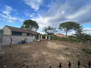  Terrain  vendre 5 pices 300 m Nimes