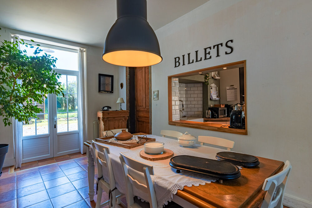 Vente Maison Vic-le-Fesq - Demeure atypique : ancienne gare rénovée 136 m2 sur 2 177 m2 de terrain entre Sommiéres, Nimes e Vic le fesq