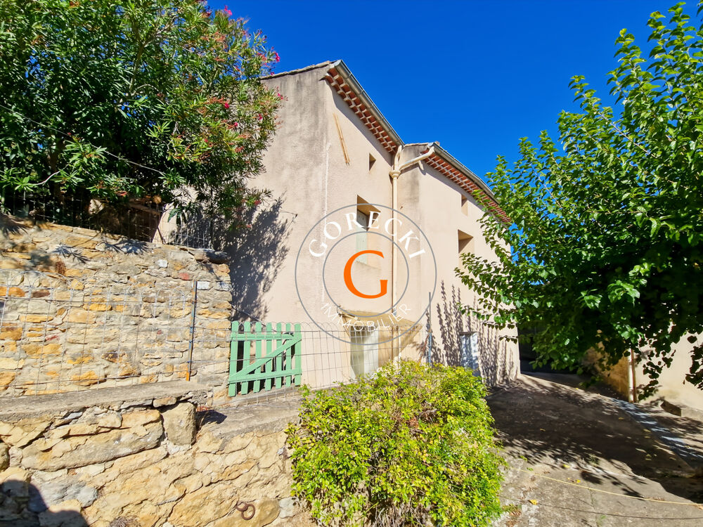 A vendre à 6 km d'Uzès, authentique maison de village avec dépendances et jardin