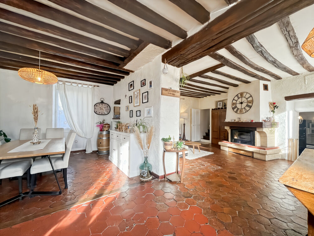 Vente Maison Charme et authenticité - maison de ville - dépendance et jardin privatif - piscine Servon