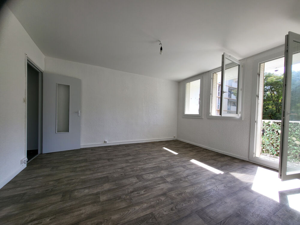 APPARTEMENT 4 PIECES AVEC BALCON ET CAVE