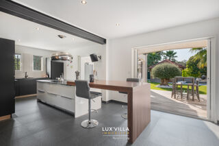  Maison à vendre 12 pièces 344 m²