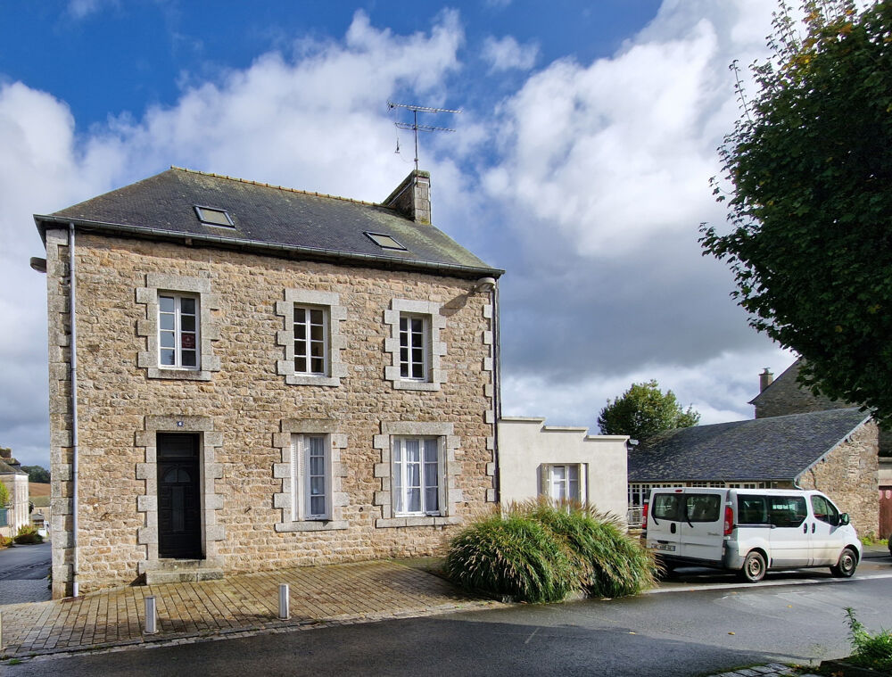 Maison de caractère à rénover en Centre Bretagne 159 m2 habitables et 6 chambres