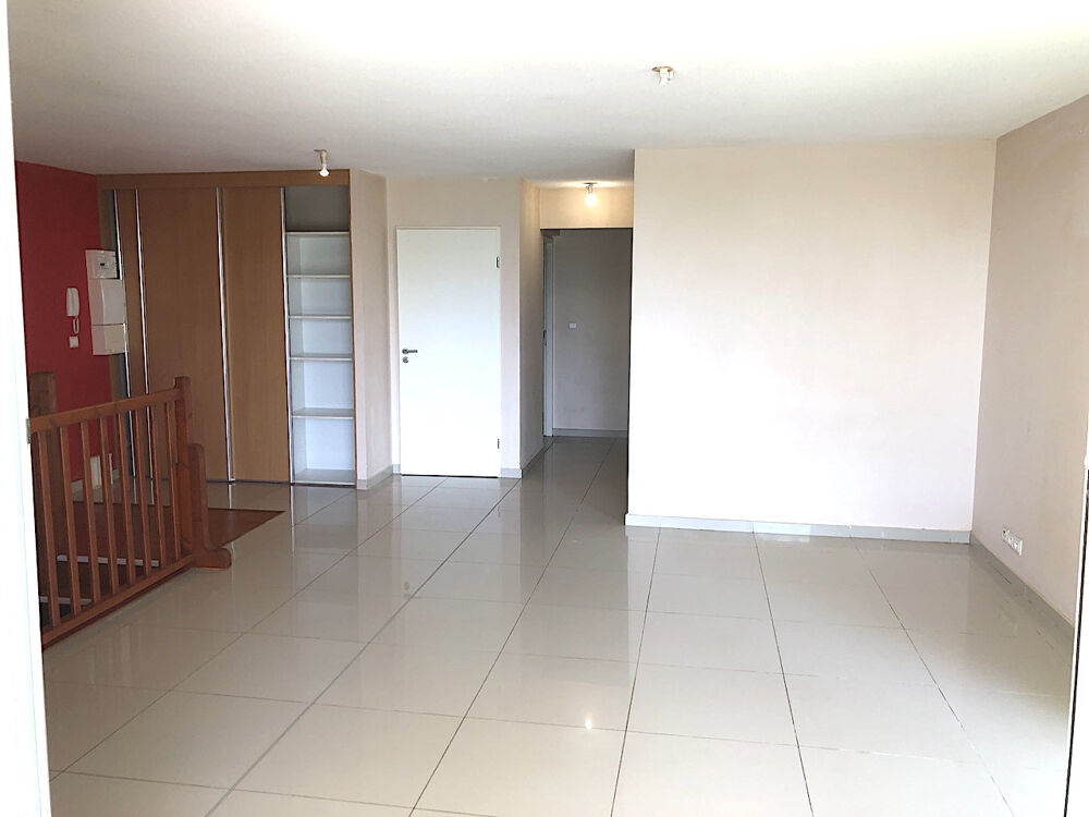 Location Appartement Très beau T3 vue dégagée. Le gosier