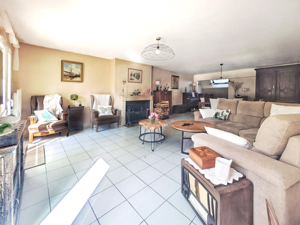 Vente Maison Maison de 169m2 habitables en superbe état général, sur 799 m2 de terrain arboré Magny les hameaux