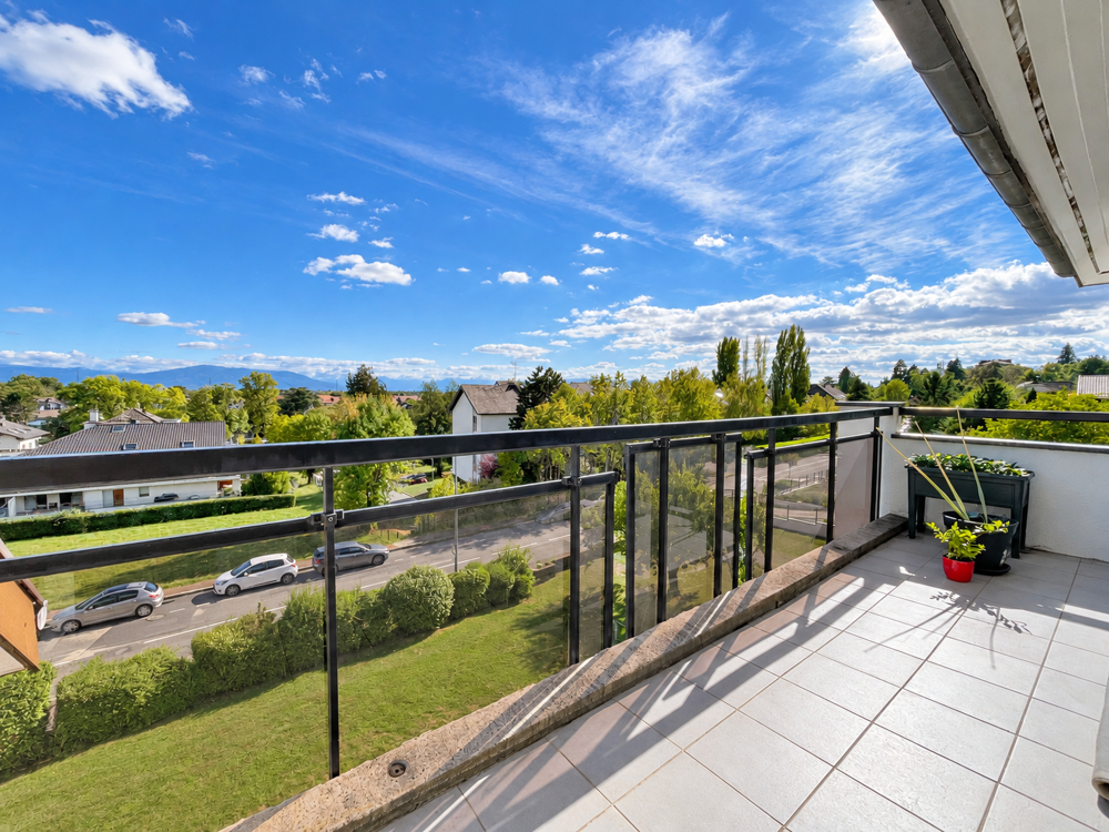 Vente Appartement APPARTEMENT 3 CHAMBRES - VUE ALPES - PROCHE CENTRE Divonne les bains