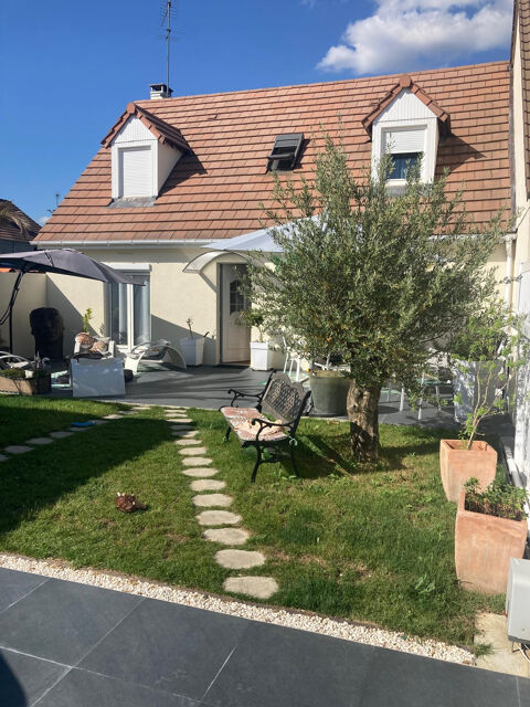   Vente maison Familiale 5 pièces  130 m2  avec 1 dépendance Maison - 5 pièce(s) - 130 m²