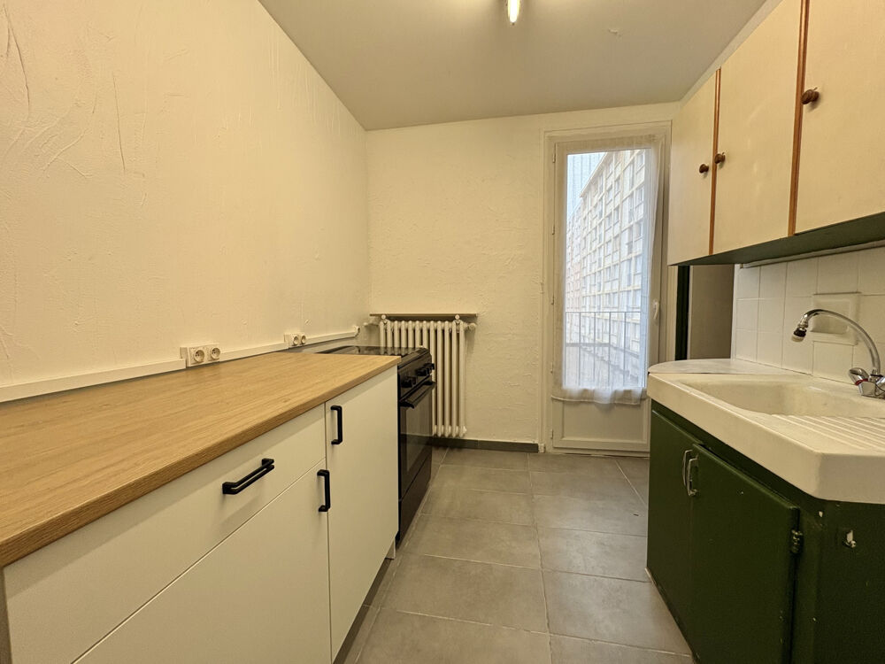 Location Appartement APPARTEMENT MEUBLE 450€/MOIS TOUTES CHARGES COMPRISES + STATIONNEMENT St etienne