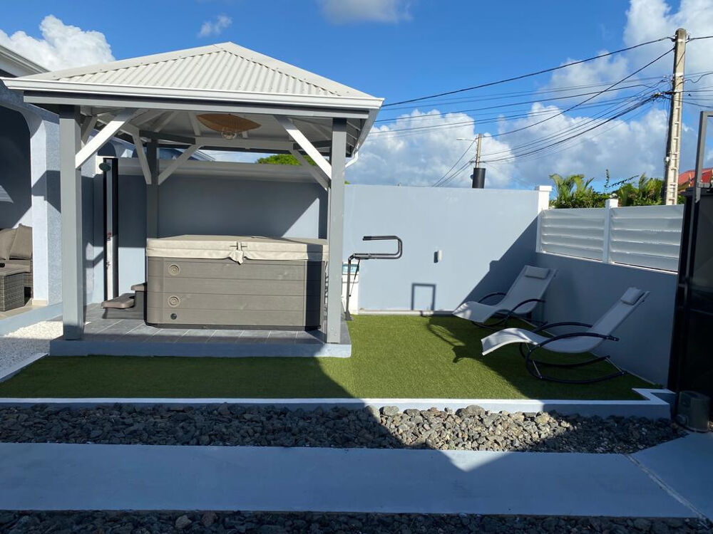 Location Maison Villa T3 moderne meubl�e jacuzzi Sainte anne