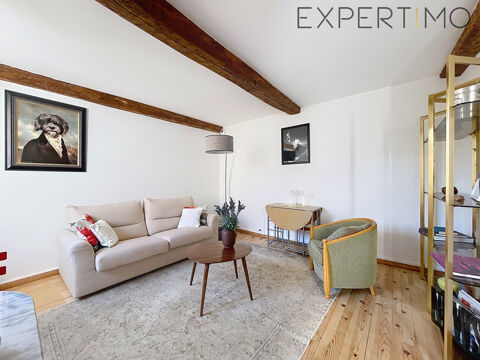   Cotignac. Trés bel appartement meublé 2 pièces. Possibilité de louer une place de pkg en sus. Appartement - 2 pièce(s) - 39 m²