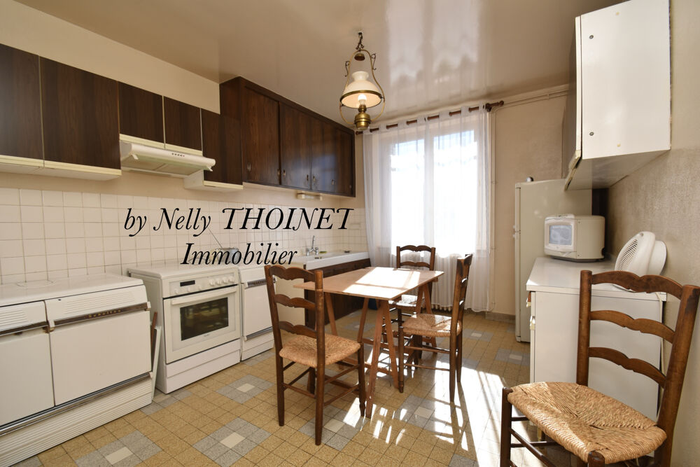 Dépt. EGLISENEUVE D'ENTRAIGUES, MAISON , 6 pièces, 93 m2, terrasse, terrain et grand garage.