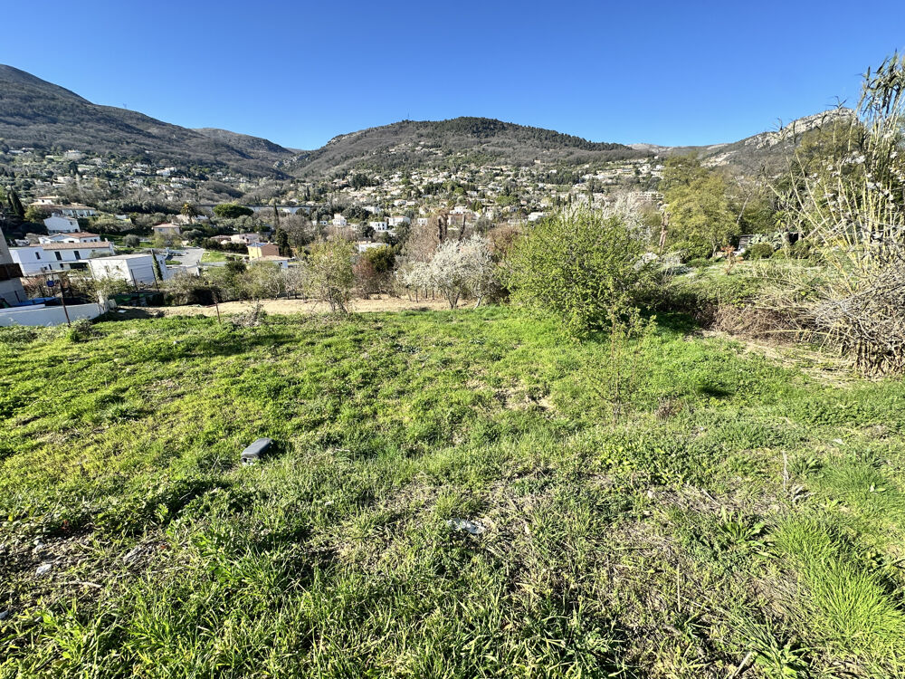 Vente Terrain VENCE : Proximité collège   beau terrain viabilisé de 807 m2 - vue dégagée - belle exposition Vence