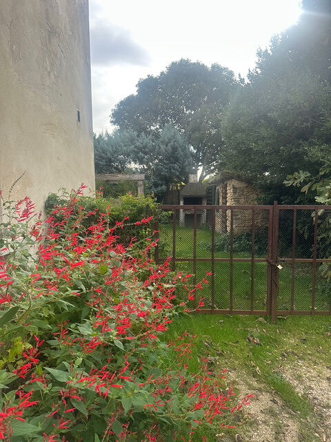   Maison 145m2 avec jardin � Courth�zon Maison - 5 pi�ce(s) - 145 m�