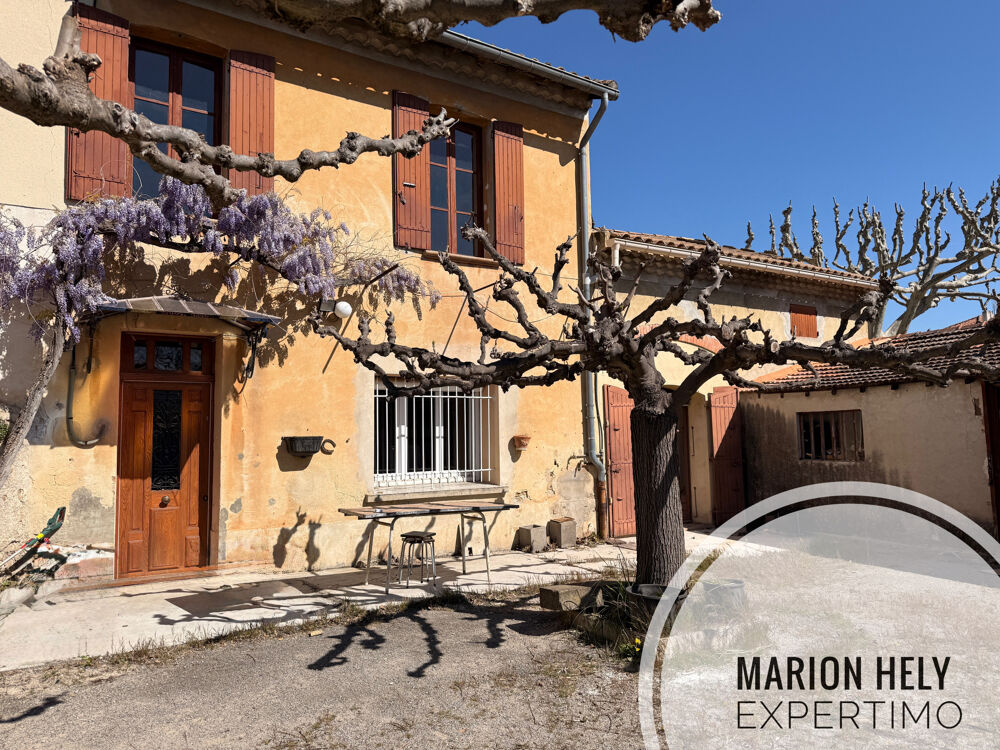 JONQUIÈRES Élégante maison de caractère à fort potentiel, au coeur du village