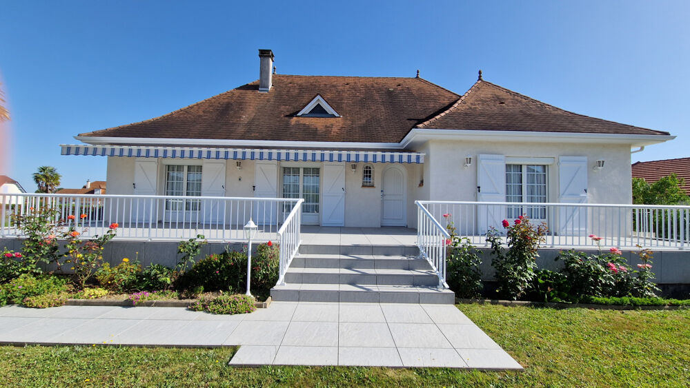 MAISON CHIC DE QUALITE AU CALME AVEC VUE MONTAGNE