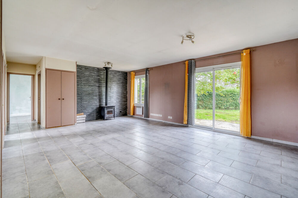 Vente Maison Maison 5 pièces de 98m2 sur parcelle de 878m2 St seurin de cursac