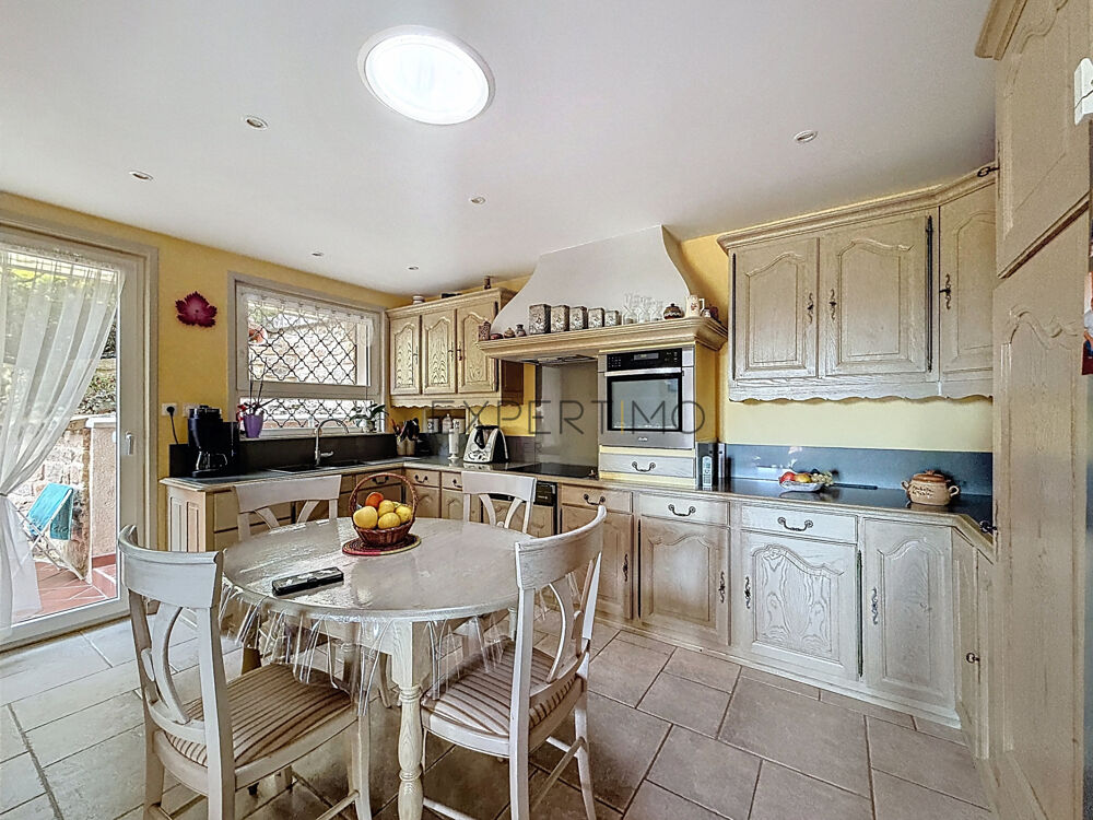 Vente Maison Vue exceptionnelle, piscine et grands volumes : une maison familiale rare aux portes de Mâcon Macon