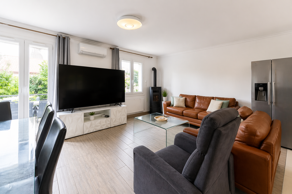 Vente Maison Maison familiale avec vue lac   5 chambres, suite parentale et fort potentiel ! Secteur recherché Emerainville