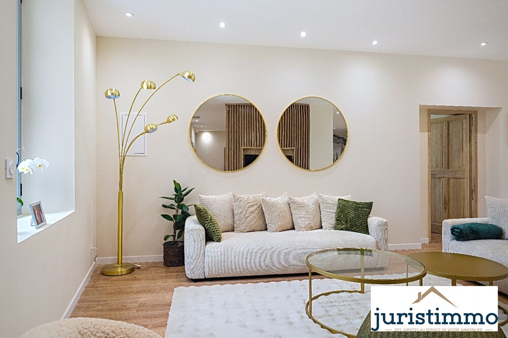 Immeuble de charme unique et exceptionnel au coeur d'Orange , entièrement rénové avec jardin.