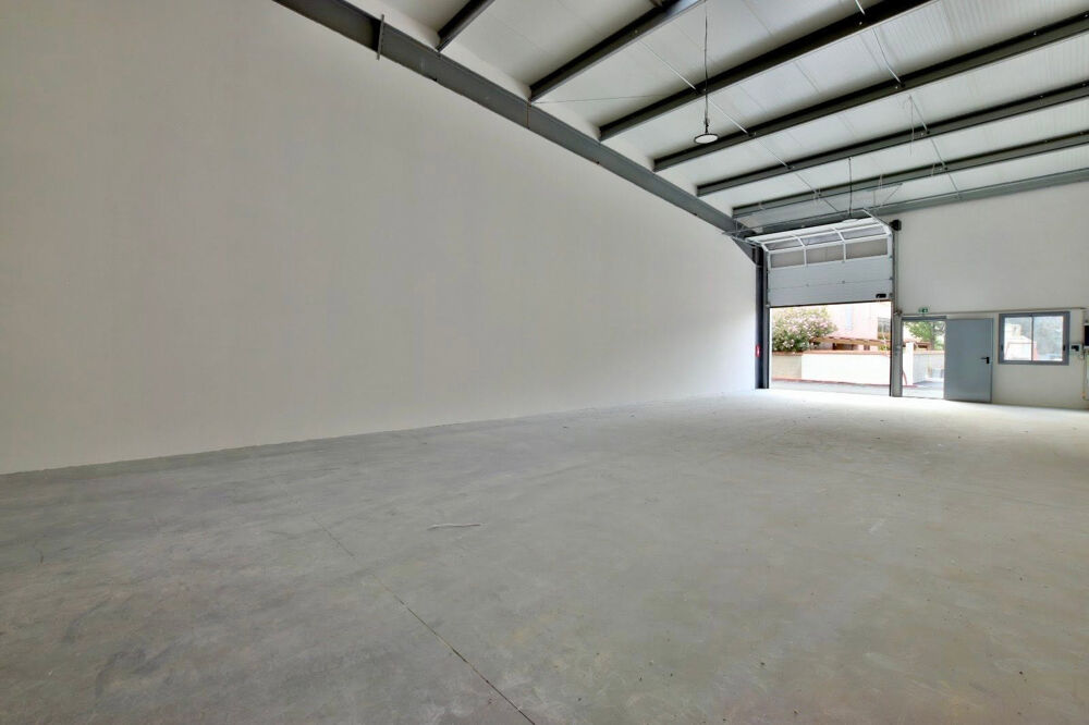   ENTREPOT - LOCAUX - BUREAUX Cabestany