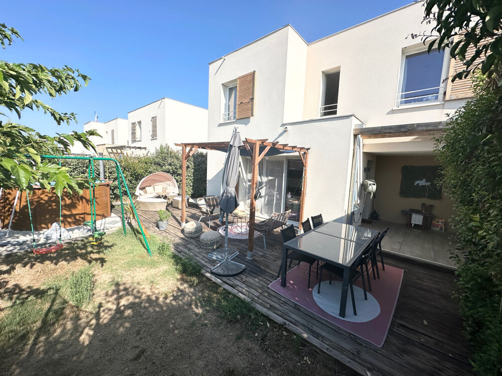 Maison de type 4 en R+1 construite sur une parcelle de 283 m2 Meyreuil 13590