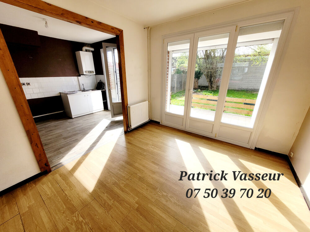 maison en retrait de rue , 3 chambres , jardin, garage