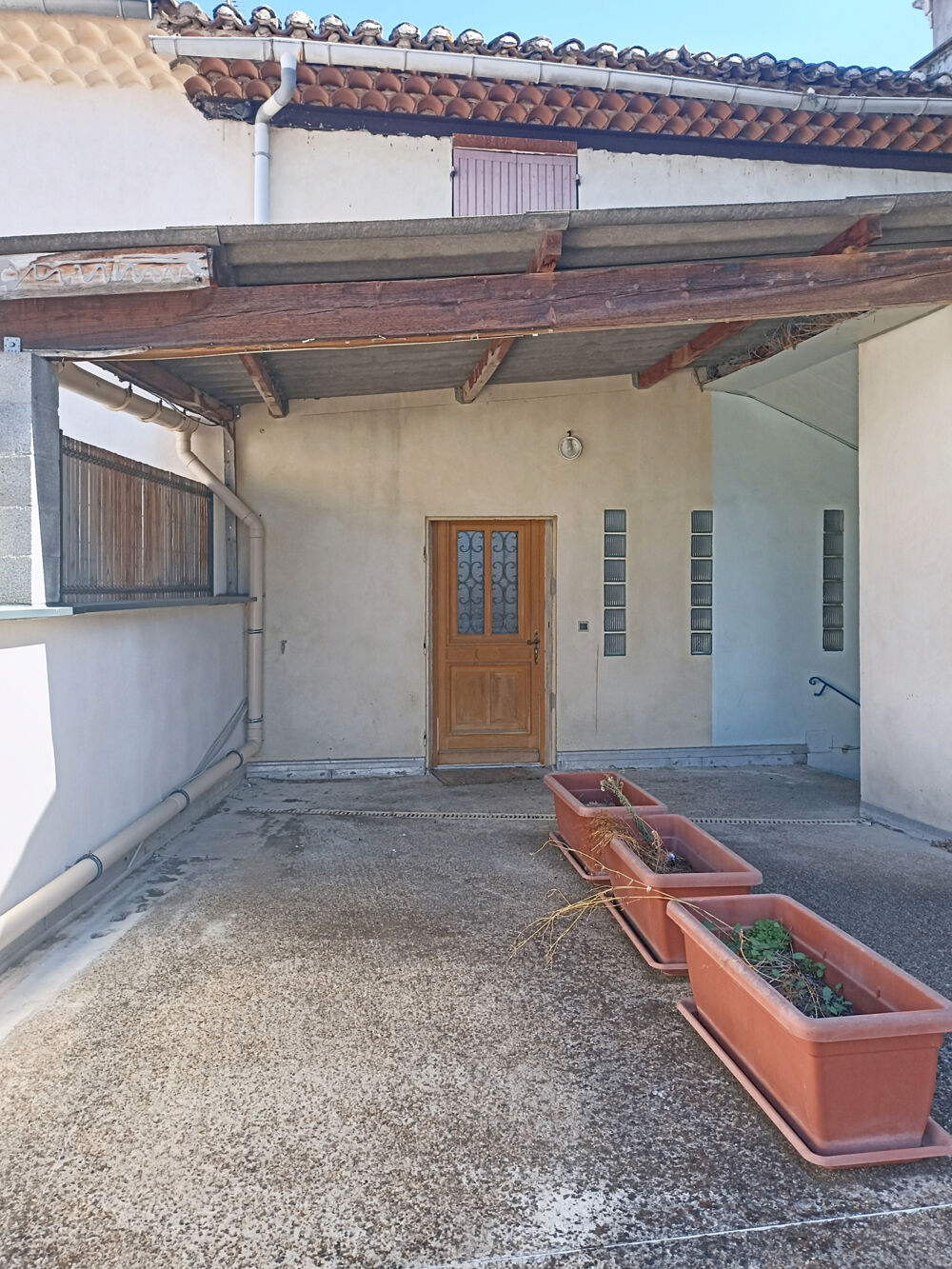 À LOUER Appartement T4 de 107 m2 avec terrasse Bollène
