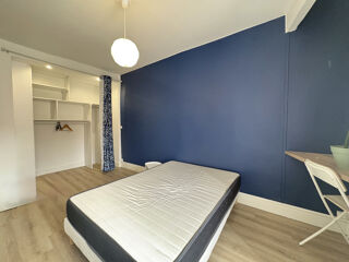  Colocation à louer 7 pièces 143 m²