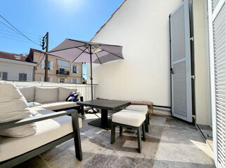 Vente Duplex/Triplex Duplex atypique de 74 m2, dernier étage avec terrasse SUD et garage   Cannes, Quartier résidentiel au calme Cannes