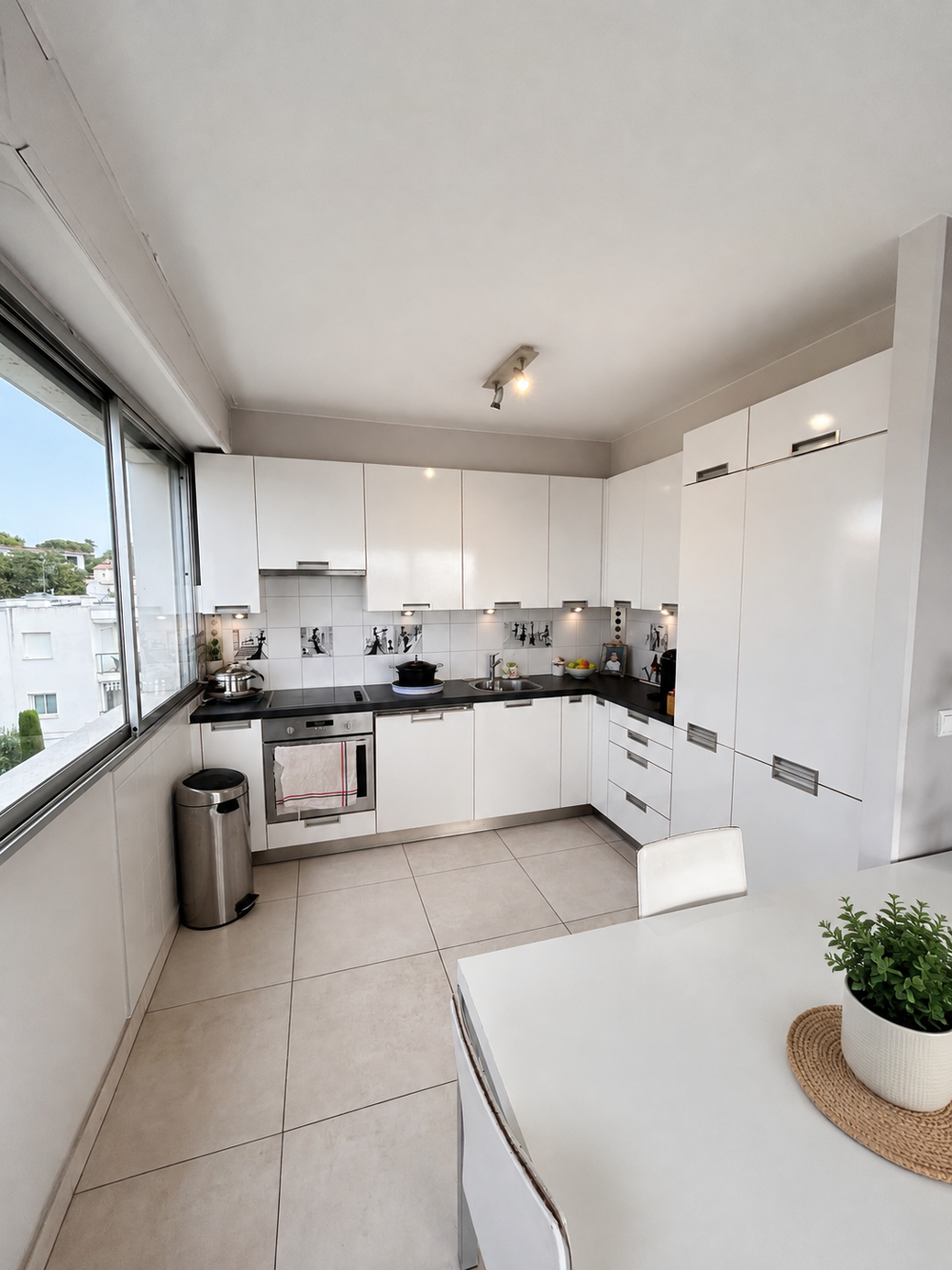 Vente Appartement ANTIBES  CHEMIN DES SABLES    3 PIECES AVEC TERRASSE + PARKING ET CAVE Antibes