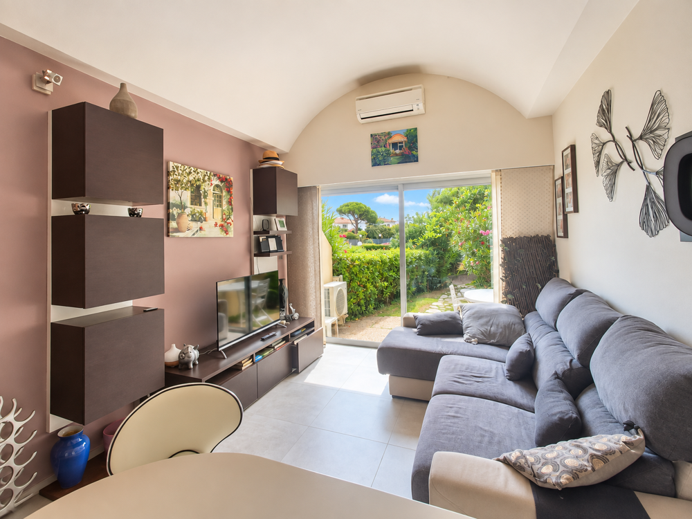 COMME UNE MAISON: REZ-DE-JARDIN 2PCS + MEZZANINE