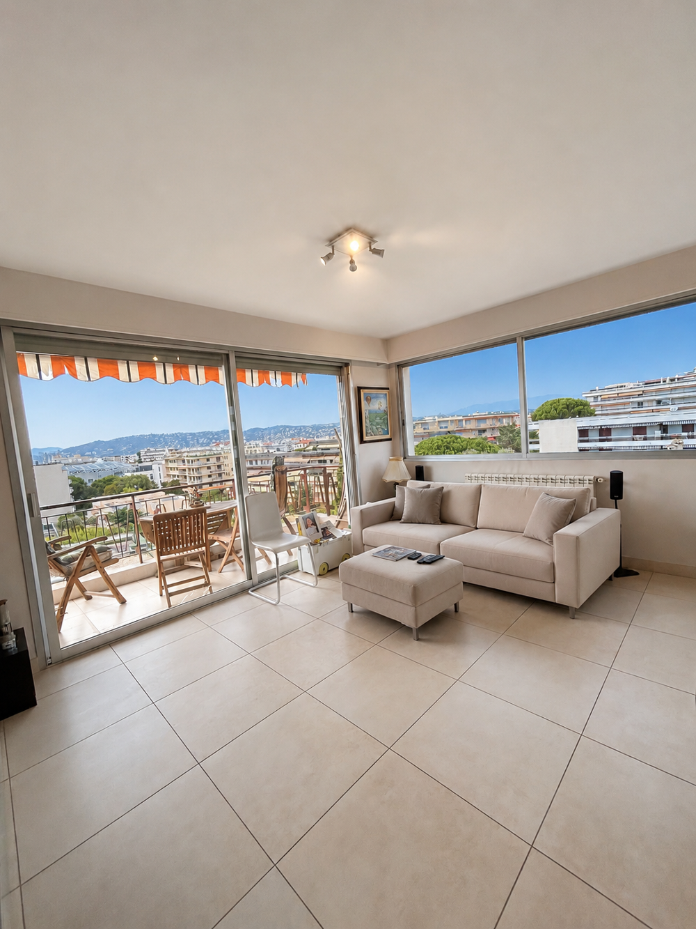 Vente Appartement ANTIBES  CHEMIN DES SABLES    3 PIECES AVEC TERRASSE + PARKING ET CAVE Antibes