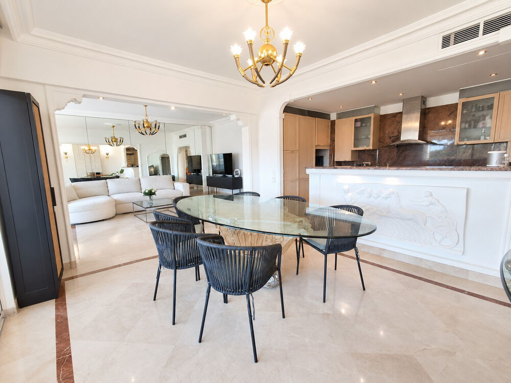 PALAIS NAPOLEON - 102m2 - Terrasse de 45m2 - garage - cave