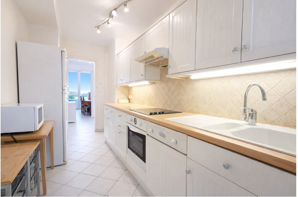 Vente Appartement 3 PIECES TRAVERSANT + BUREAU- 66 M3  - Boulevard Raymond Poincaré, Antibes Antibes