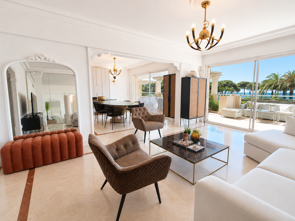 PALAIS NAPOLEON - 102m2 - Terrasse de 45m2 - garage - cave