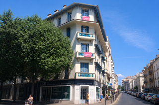 Vente Appartement Antibes centre   Dernier étage Belle Époque avec vue sur la place de Gaulle Antibes