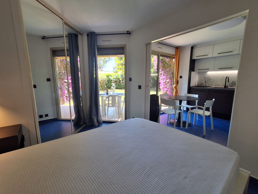 Vente Appartement À Vendre : 2 Pièces en Rez-de-Jardin avec Piscine, Résidence Prisée et Calme + Parking - ANTIBES LES PINS Antibes