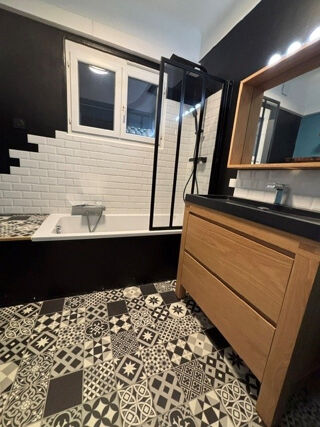  Appartement à louer 3 pièces 83 m²