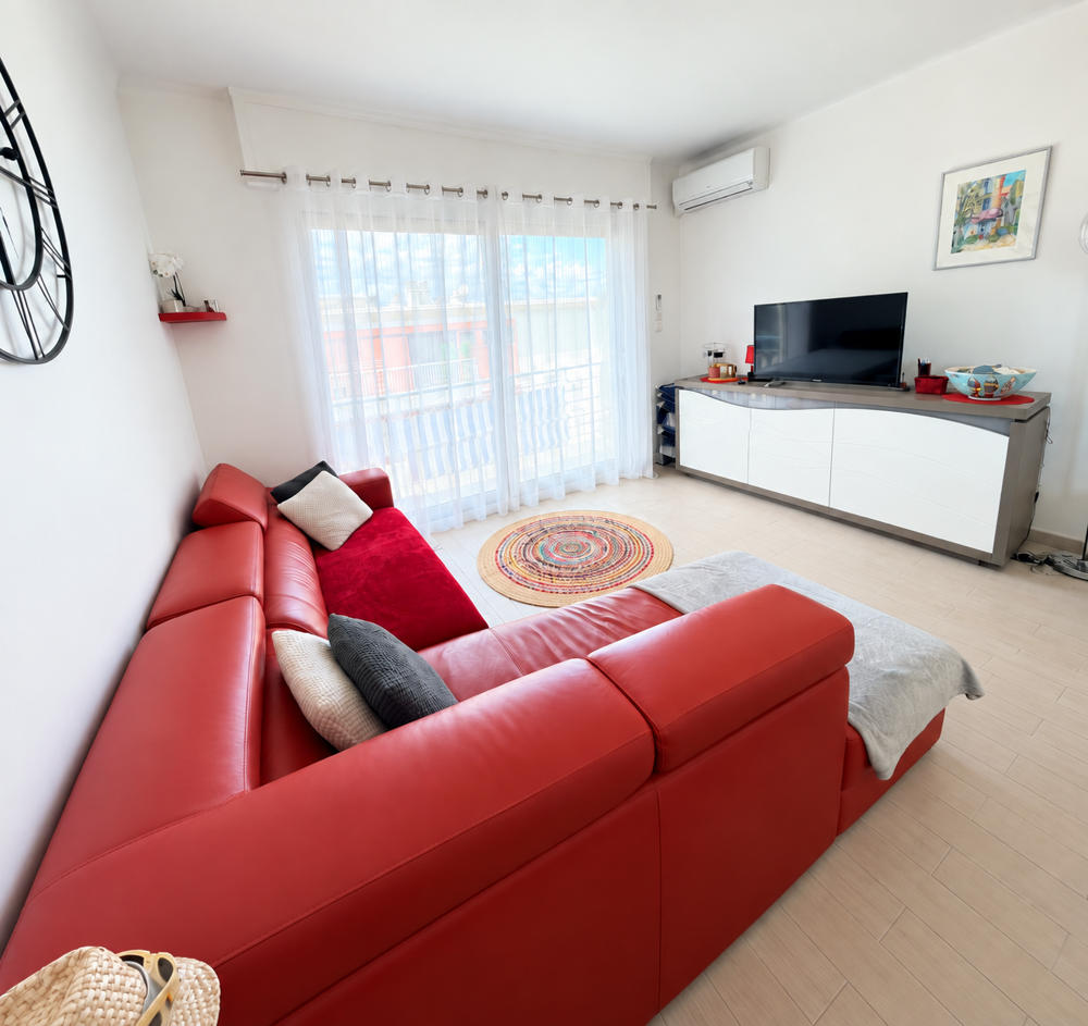 Vente Appartement Ponteil 3 pièces avec vue mer et garage inclus Antibes