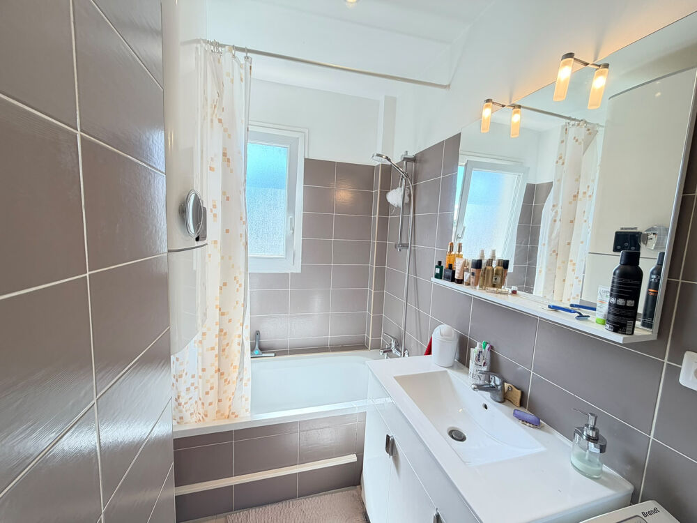 Vente Appartement Ponteil 3 pièces avec vue mer et garage inclus Antibes